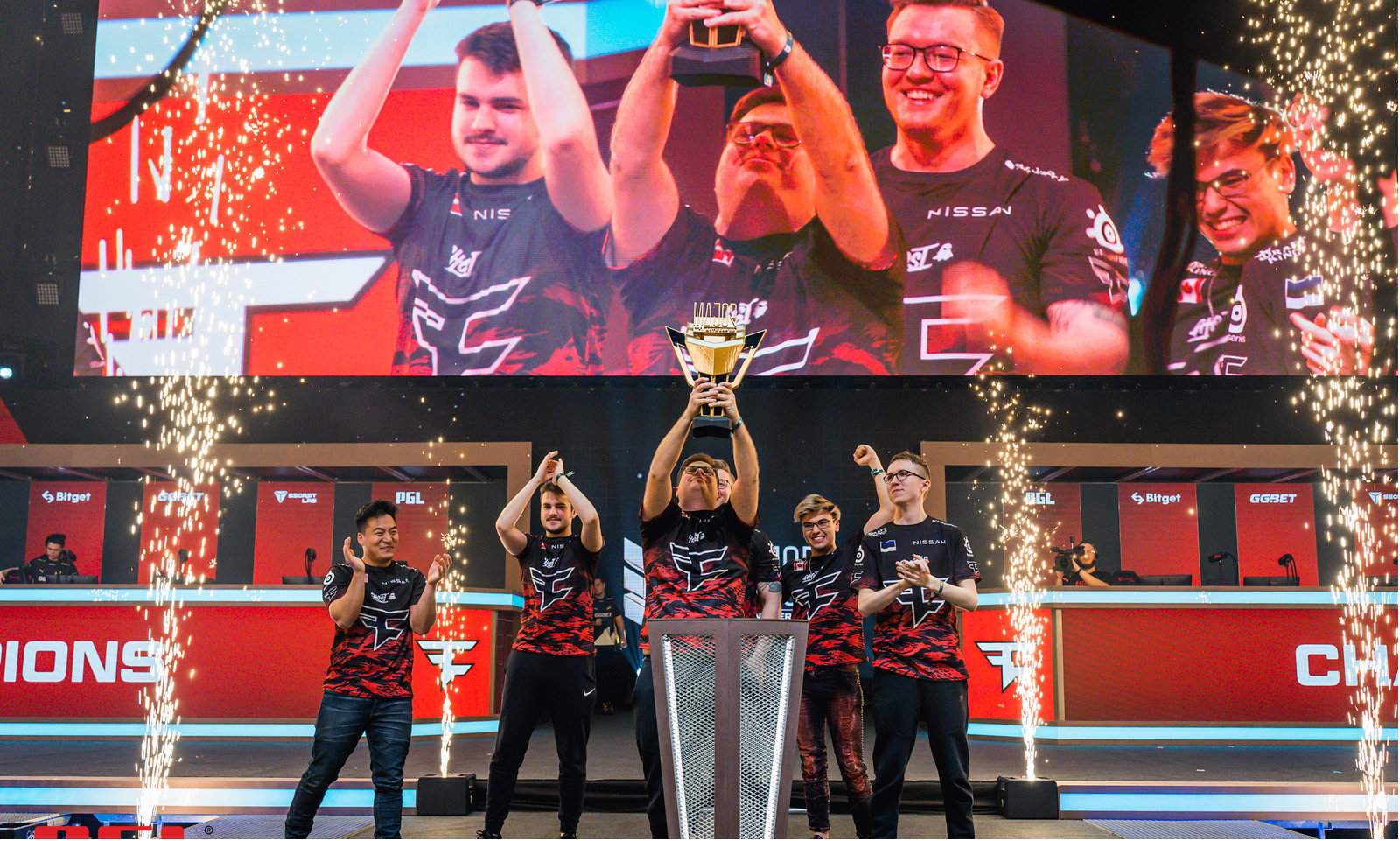 但足球的魅 但足球的魅