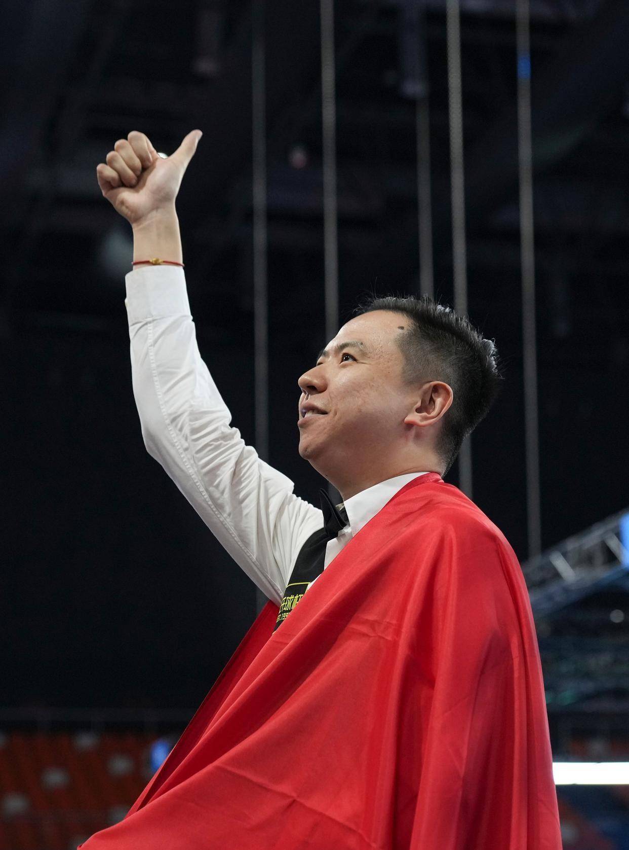 纷报道他的 纷报道他的